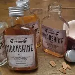 Ontwerp etiketten Moonshine